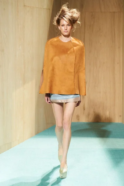 Look 2
